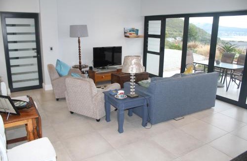 Lake Brenton Apartment | Heron's View - lagoon views and solar power @Lake Brenton, Knysna