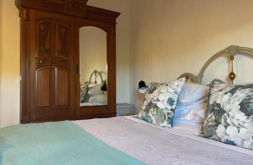 Betty's Bay Apartment | Hidden Stream Cottage
