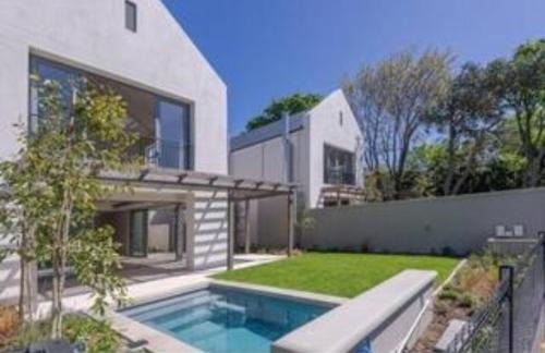 Constantia House | Holiday Canva