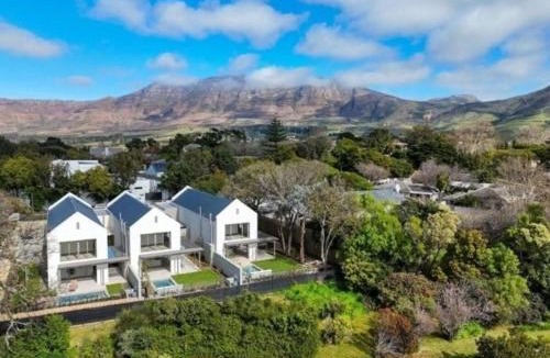 Constantia House | Holiday Canva