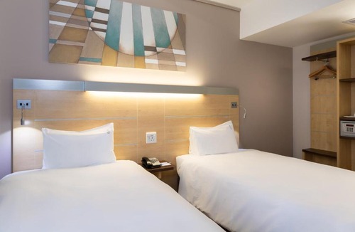 Cape Town City Centre Hotel | Holiday Inn Express Cape Town City Centre by IHG