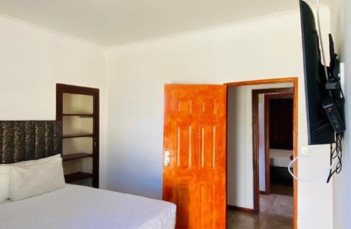 Eikenbosch House | Homestays in Bellville, South Africa