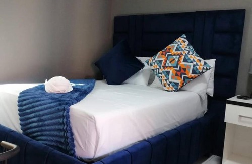Greater Johannesburg Metropolitan Area Apartment | Honey Dew Palace