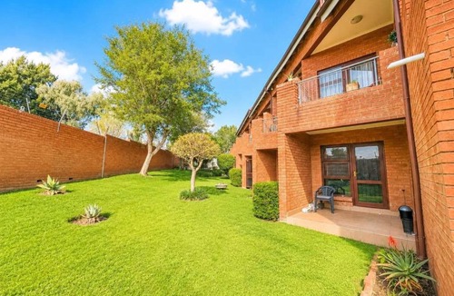 Greater Johannesburg Metropolitan Area Apartment | Honey Dew Palace