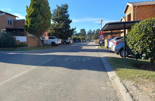 Greater Johannesburg Metropolitan Area House | Honeybush Complex