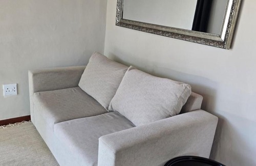 Walmer Apartment | Honeywood Stays "Leafy Abode" - Modern 1-Bed Private Studio with Free Wi-Fi & Secure Parking