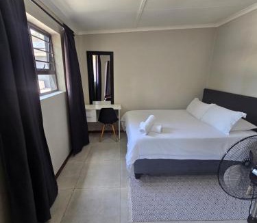 Walmer Apartment | Honeywood Stays "Leafy Abode" - Modern 1-Bed Private Studio with Free Wi-Fi & Secure Parking