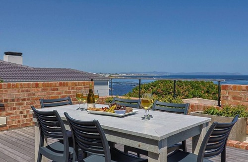 Onrus Apartment | House Fynbos | Onrus Sea & Mountain View Villa