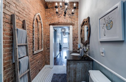 Edgehill House | House in the Heart of Music Row: Gulch, Midtown, Vandy, Belmont, & Broadway.