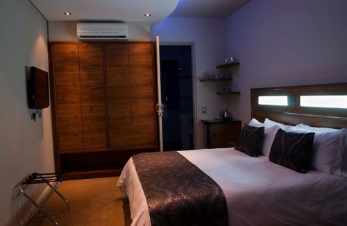 Lynnwood Hotel | Hudson House