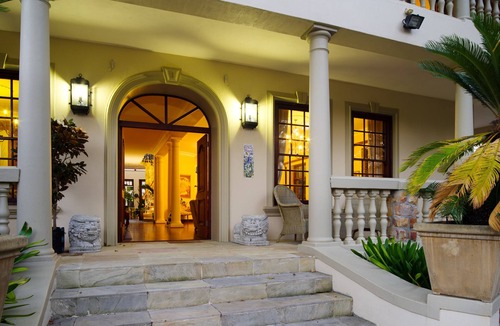Tokai Villa | Ibis Luxury Villa - In the Heart of Constantia Winelands