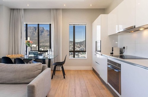 Cape Town City Centre Apartment | In the heart of Cape Town, Pool - Skyline Apt 2112