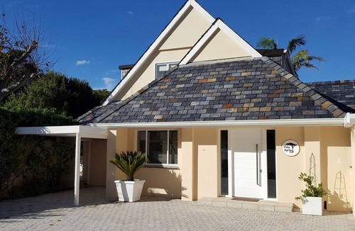 Lakeside House | in Tokai mit Privatem Pool by Interhome