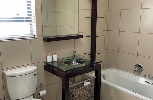 Greater Johannesburg Metropolitan Area Apartment | Jackal Luxury Escape
