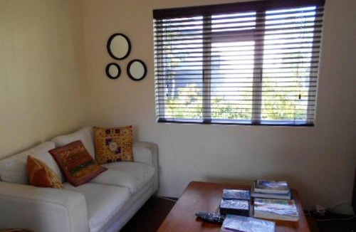 Eastcliff Apartment | Jasmine Cottage - Fast Wi-Fi, slow living