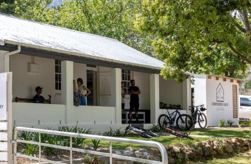 Stellenbosch Apartment | Jonkershoek Valley Cottage