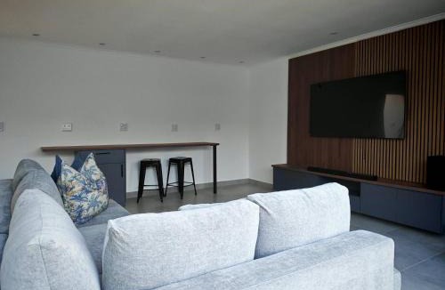 Flamingo Vlei House | King Deluxe Apartment-Style Room
