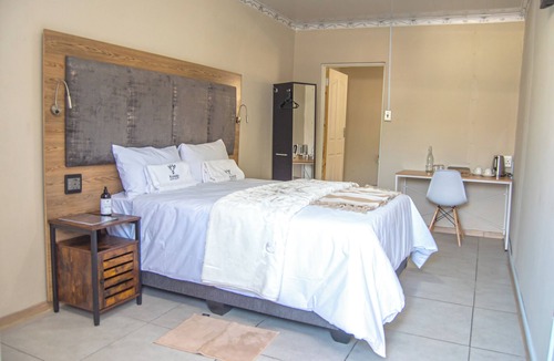 Welkom House | Kololo at 399 Guesthouse & Conference