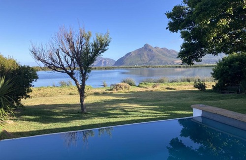 Kommetjie Apartment | Kommetjie Luxury Retreat For Families & Groups