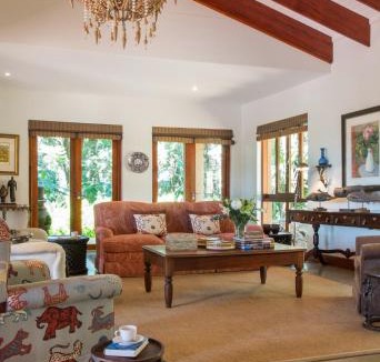 San Lameer House | La Casa Compartida