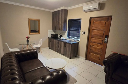 Eldoraigne House | La Majestic Guest Lodge