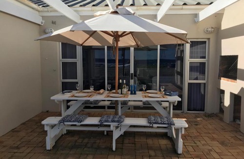 Sandbaai House | La Mer, a beautiful seafront home in Sandbaai