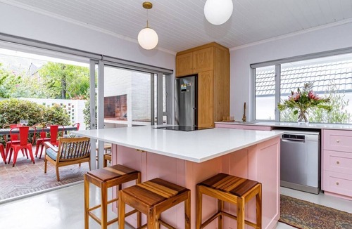 Voelklip Apartment | Ladybird | Mountain View Cottage, Voelklip, Hermanus