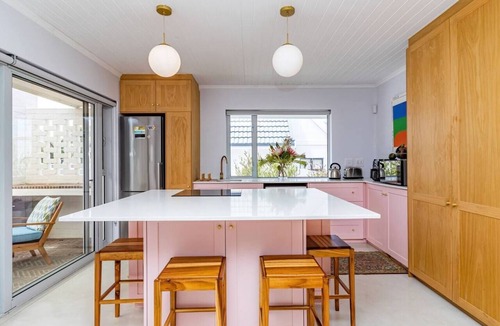 Voelklip Apartment | Ladybird | Mountain View Cottage, Voelklip, Hermanus