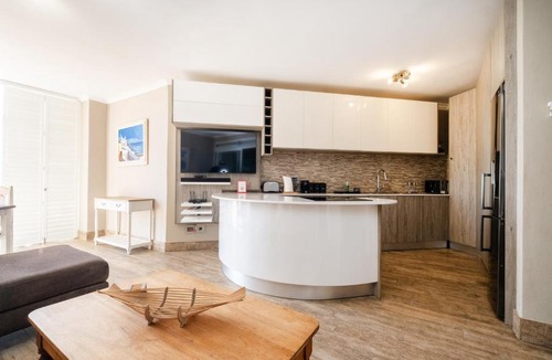 Milnerton Apartment | Lagoon Beach - 2 Bedroom Beachfront Apartment with Parking