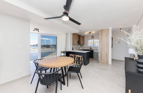 Lagoon Beach Apartment | Lagoon Beach Retreat | Ocean Views | Communal Pool
