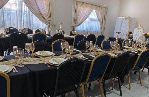 Klerksdorp House | LALA POA GUEST HOUSE
