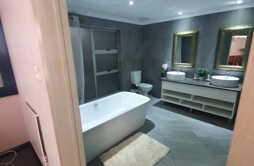 Ga-Segonyana Cabin | Leach Lodge