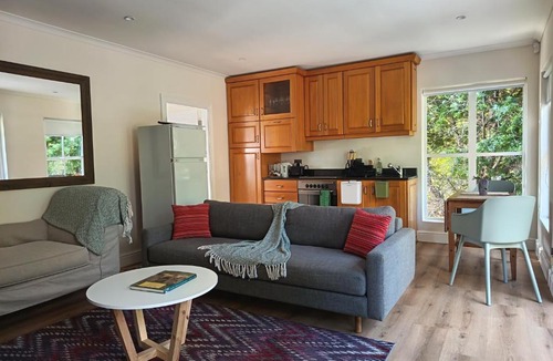 Lakeside Apartment | Leaf and Loft