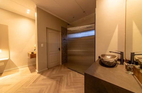 Simondium House | LEO Sky Farm Cottages