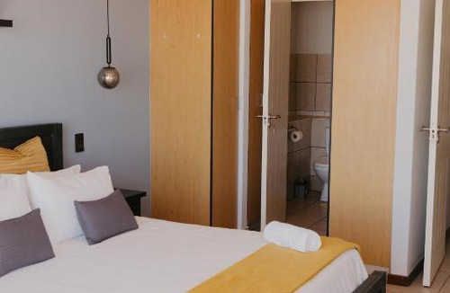 Kingsborough Apartment | Lescalier Cabanas 511