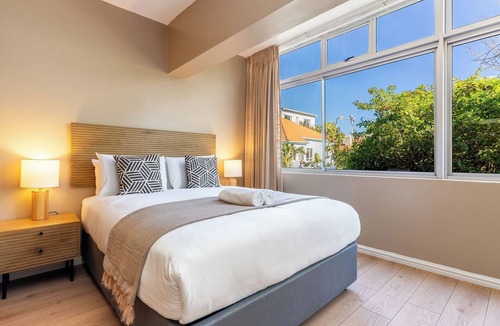 Three Anchor Bay Apartment | Light and Airy Seapoint Escape