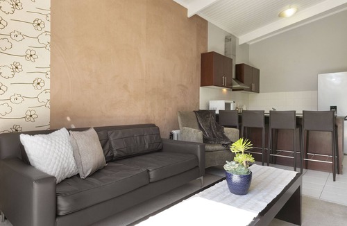 Firgrove Rural Apartment | Links 2146 - Three Bedroom Apartment, Sleeps 6