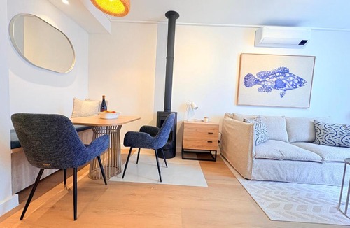 Hermanus City-Centre Apartment | Little Acorn