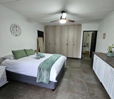 Hilton Apartment | Little Oasis