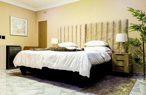 Greater Johannesburg Metropolitan Area House | Long Island Guest House & Conference