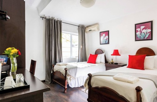 Paarl Bed & Breakfast | Lovely 1-bedroom bed & breakfast with AC in Paarl