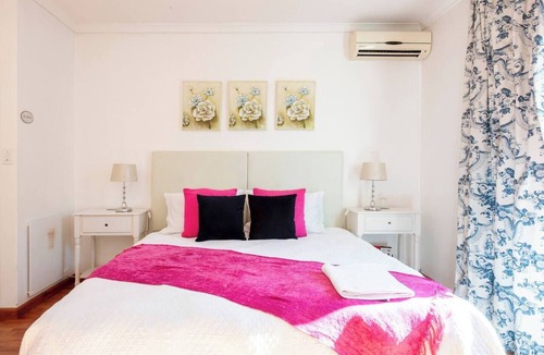 Paarl Bed & Breakfast | Lovely 1-bedroom bed & breakfast with AC in Paarl