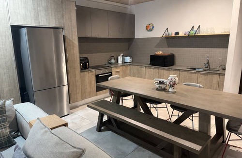 Menlo Park Apartment | Lovely large 1-bedroom apartment on Hazelwood’s doorstep