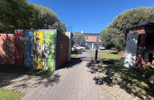 Menlo Park Apartment | Lovely large 1-bedroom apartment on Hazelwood’s doorstep