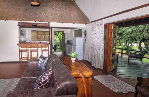 Phalaborwa House | Lulu Safaris on Kruger in Phalabrowa offers family Villa, 2.5km from Kruger park