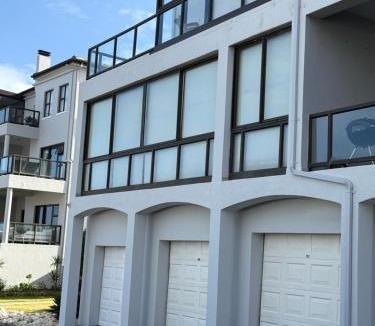 Big Bay Apartment | Lux At The Waves 2 Bed Secure Apartment Prime Location Big Bay