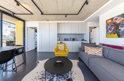 Schotsche Kloof Apartment | Lux Bo Kaap Apartment - Pool Deck -Mountain Views