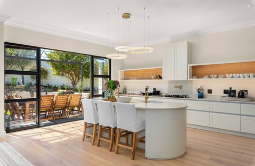 Constantia Villa | Luxe Constantia Manor | Bespoke Private Retreat