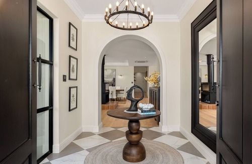 Constantia Villa | Luxe Constantia Manor | Bespoke Private Retreat