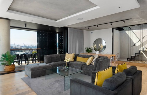 Cape Town City Centre Apartment | Luxe Penthouse - Private Entertainment Area